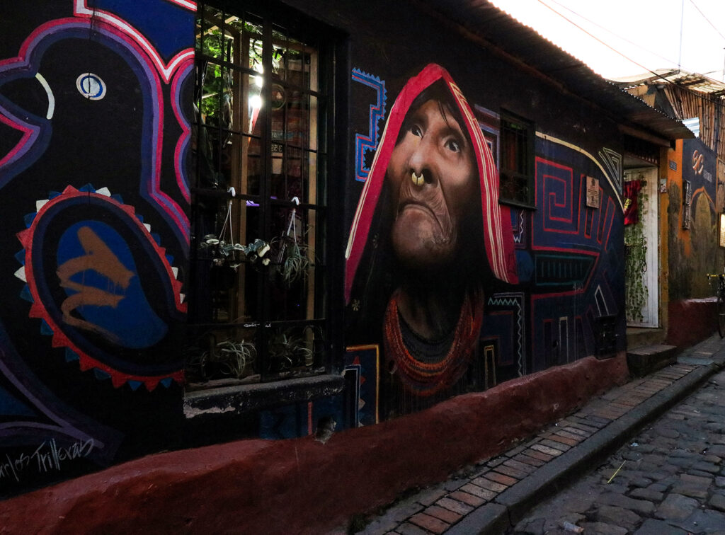 graffiti van vrouw in historisch centrum Bogota