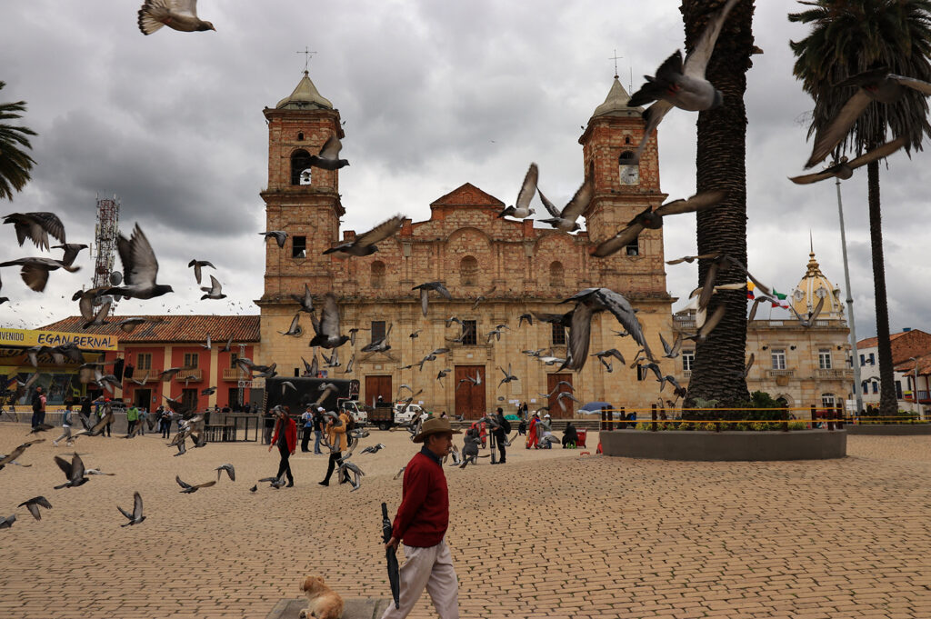 Stad bij Zoutkathedraal van Zipaquirá